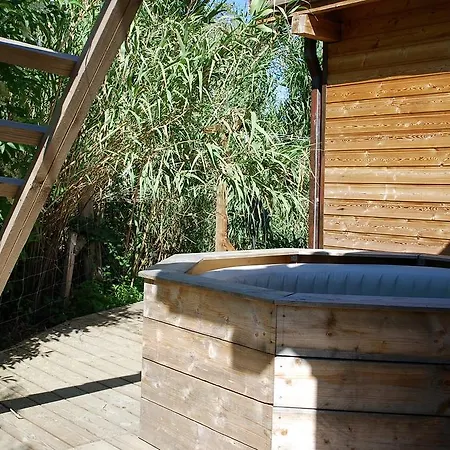 Holiday home Ecoartlodge
